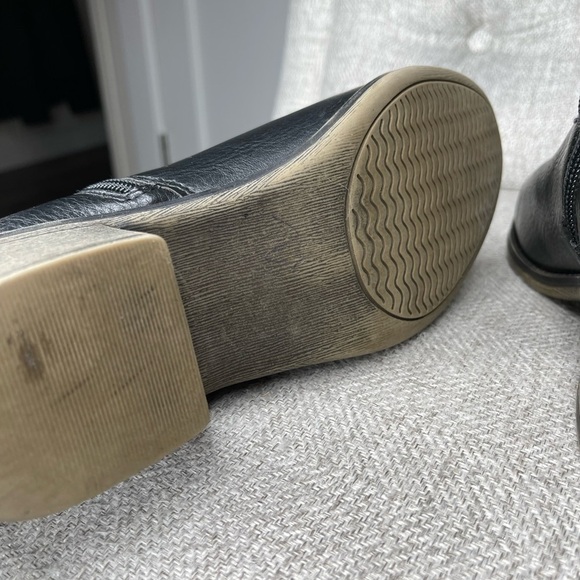 White Mountain Vegan Faux Leather Boots Booties Side Zip Boots Size 8M - Picture 5 of 5